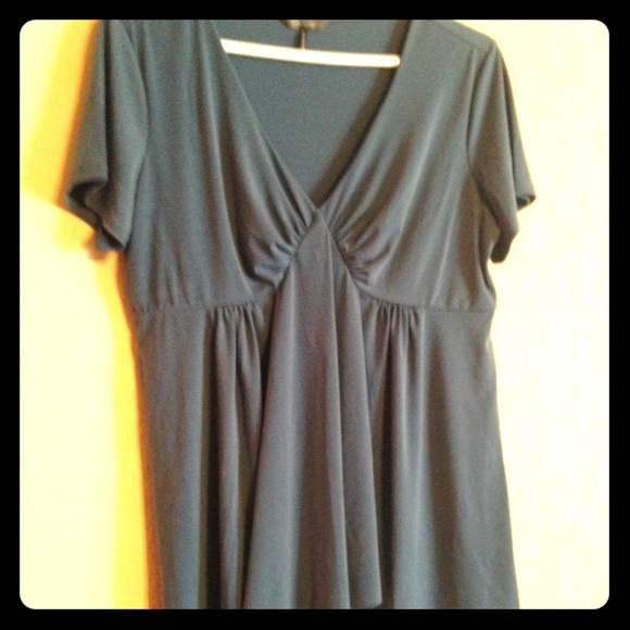 Light and classy short sleeved blouse