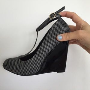 BAKERS GINGHAM WEDGES WITH BLACK PATTEN HEELS