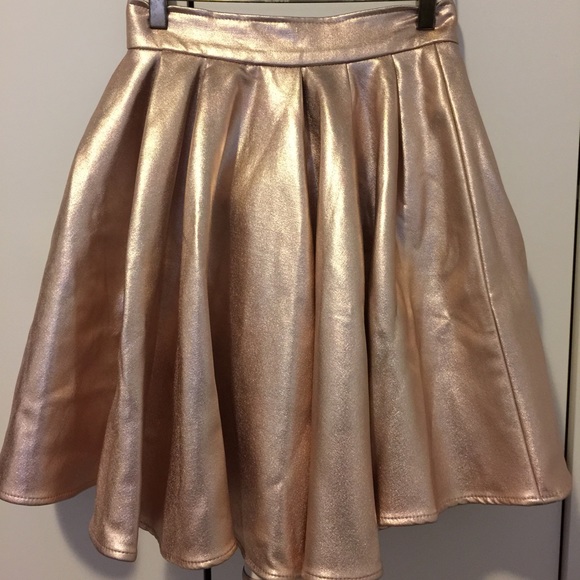 Brand New ElevenParis Gold Skirt size 38! - Picture 1 of 2