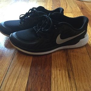 📍REDUCED📍Brand New Nike Free Run 5.0 M7, W9