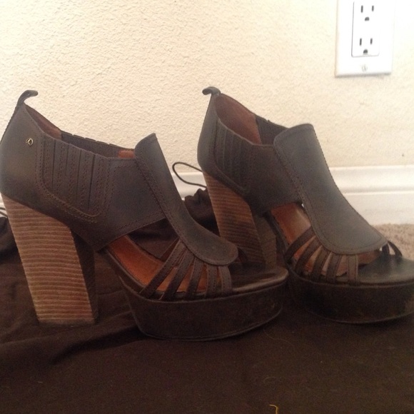 Lucky brand platforms