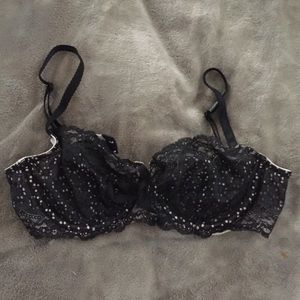 Victoria secret bra. 36C