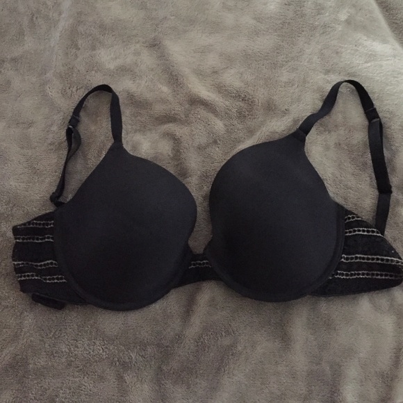 DKNY bra 34DD.