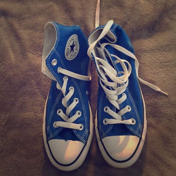 Blue Converse shoes women's size 7