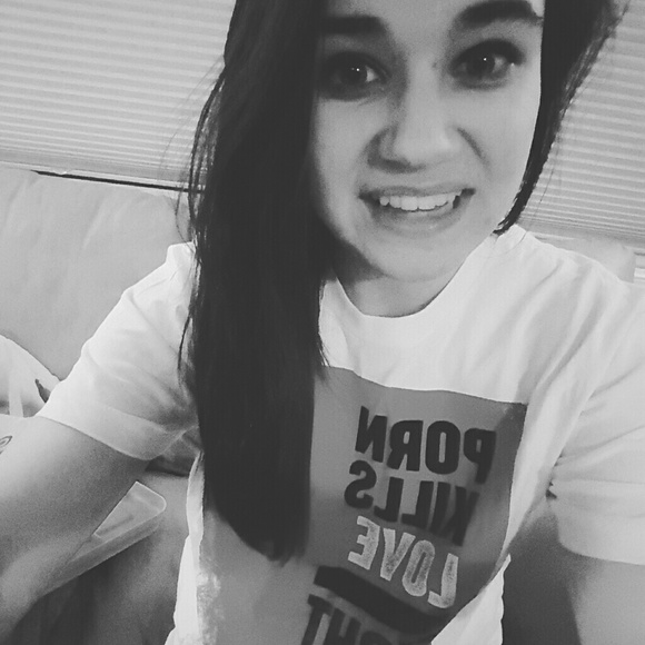 Meet your Posher, Kayli - Picture 1 of 1