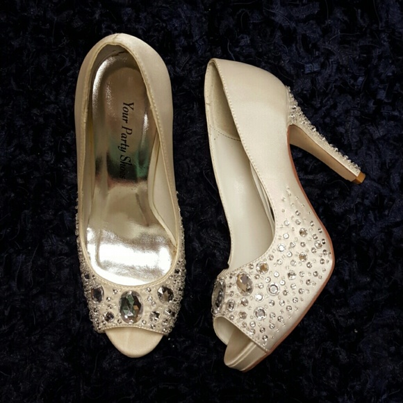 Open toed Ivory White Heels