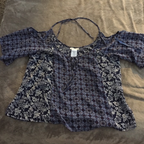 Off the shoulder shirt!