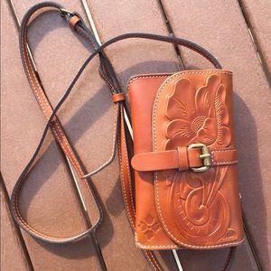 Patricia Nash Tooled Rose Torri