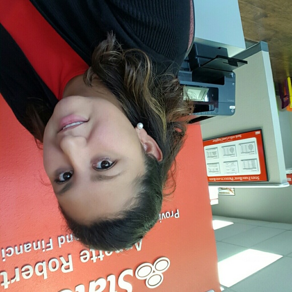 Meet your Posher, Nora