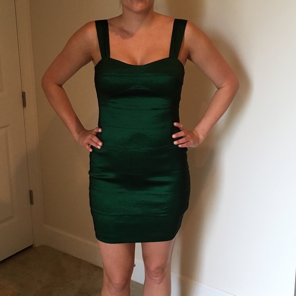 Bandage dress in emerald green - Picture 2 of 4