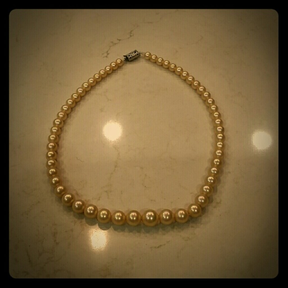 Vintage faux pearl necklace
