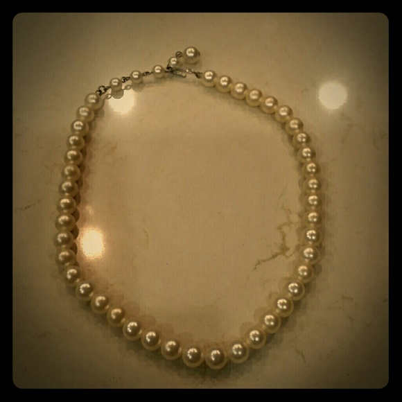 Vintage faux pearl necklace