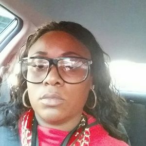 Meet your Posher, Devonda