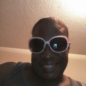 Meet your Posher, Beatrice