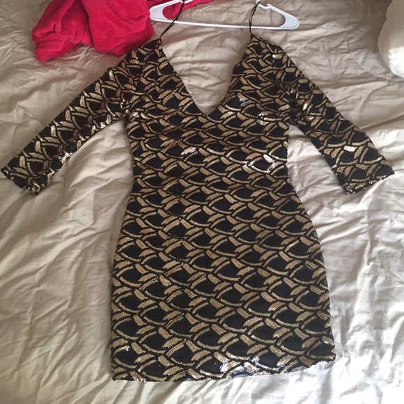 WINDSOR Dresses & Skirts - 🌟SALE🌟 Black and Gold sequin Dress