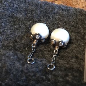 Pandora Classic Beauty pearl drop earrings