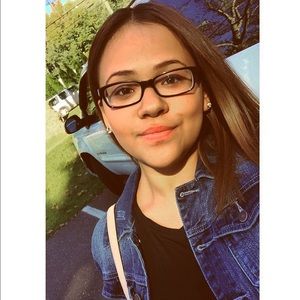 Meet your Posher, Emeli