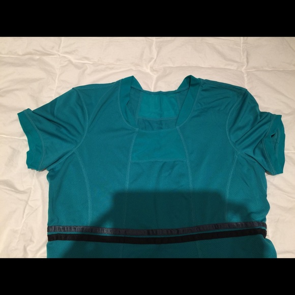 Top - Picture 2 of 4