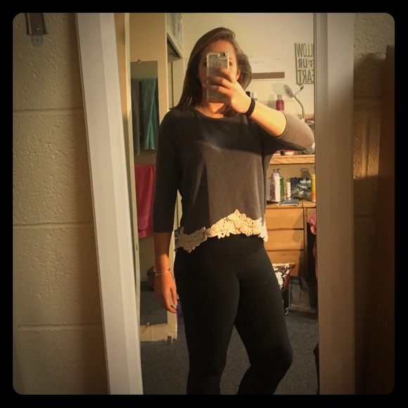 Charming Charlie flowy top!