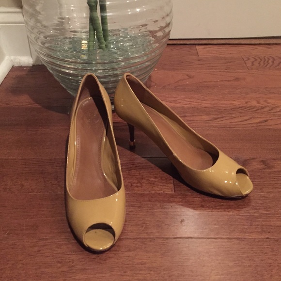- FINAL PRICE - Tory Burch Heels