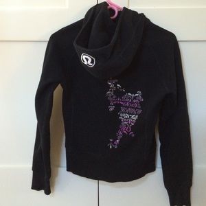 Embroidered black scuba hoodie, size 4