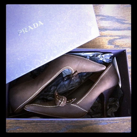 Prada "Calzature Donna" pumps size 38.5