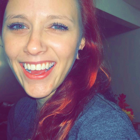 Meet your Posher, Caley - Picture 1 of 1