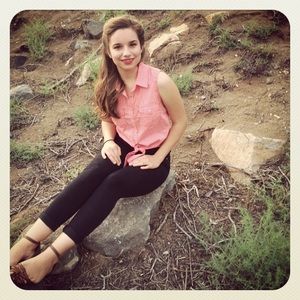 Meet your Posher, Alyssa