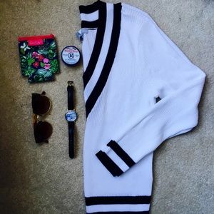 Black and White V-Neck Strip Sweater