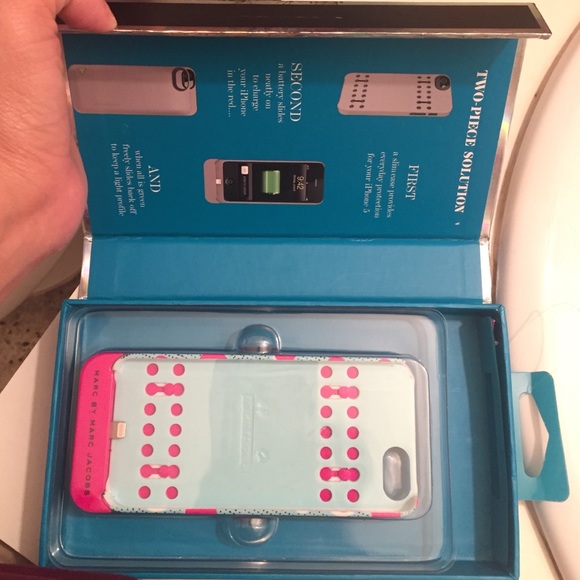 Marc Jacobs Case - Picture 2 of 4
