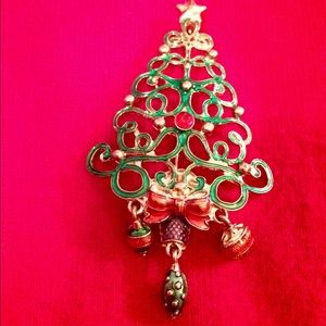 🌲Signed Vintage Brooch🌲