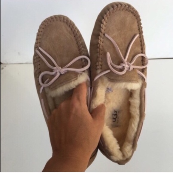 Ugg authentic Dakota sand moccasins Sz 8 new - Picture 2 of 4