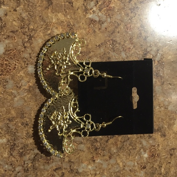 Earrings - Picture 4 of 4