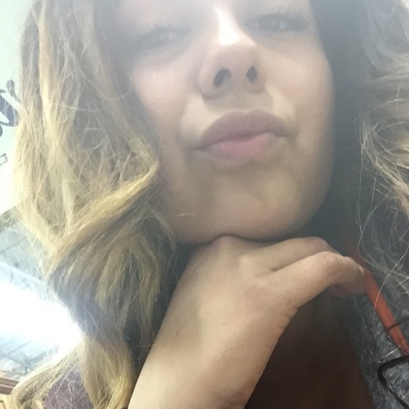 Meet your Posher, Kendra - Picture 1 of 1