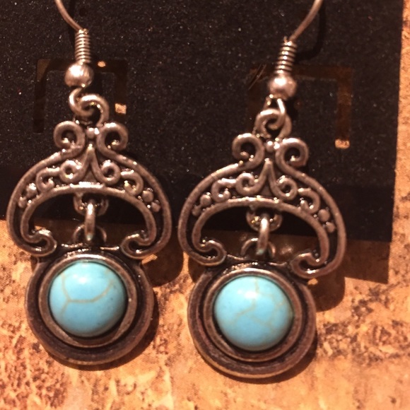 Earring - Picture 2 of 2