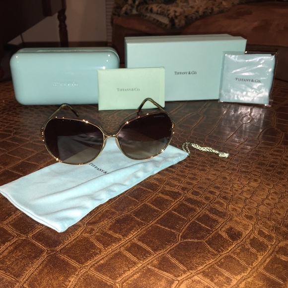 AUTHENTIC TIFFANY SUNGLASSES BRAND NEW