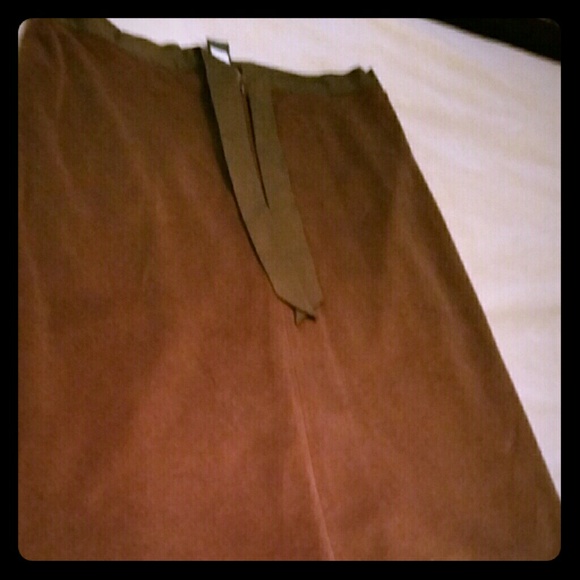 BANANA REPUBLIC VELVET/VELOUR SKIRT - Picture 1 of 4