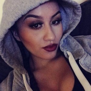 Meet your Posher, Andraya