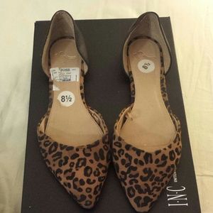 Black and cheetah print pointed flats