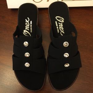 🎀 Onex "Miley" Shoes Size 7