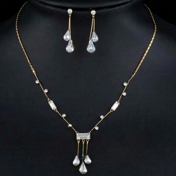 ***SOLD***Exquisite Teardrops Necklace