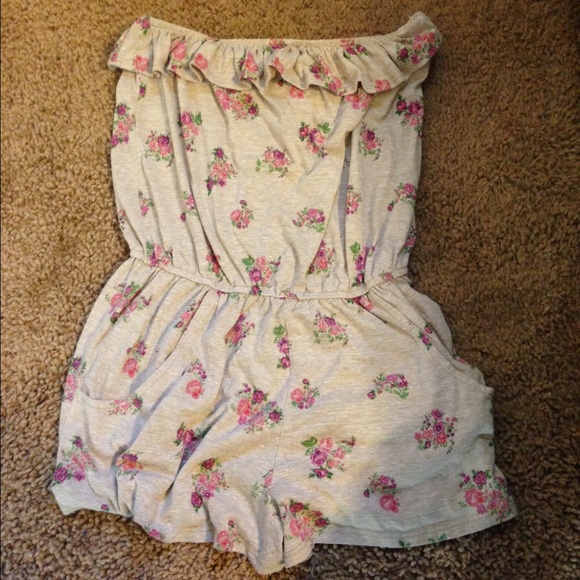Rocky floral romper size large