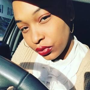 Meet your Posher, Mercedes