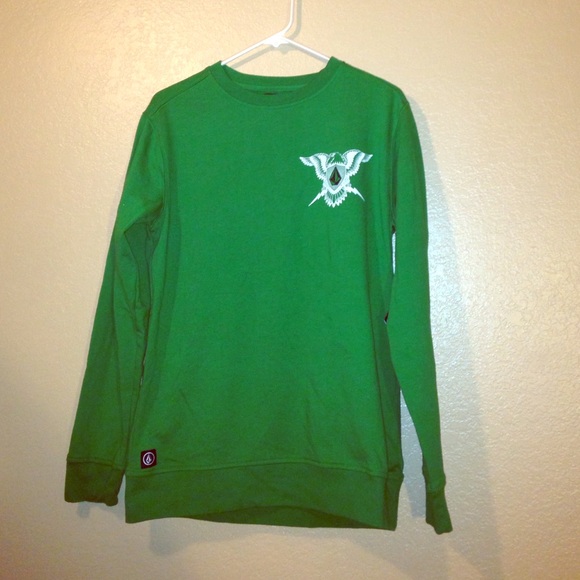 Green long sleeve shirt