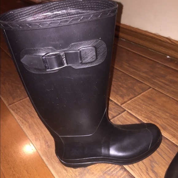 Black Kamik rain boots