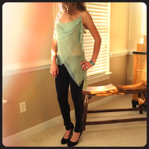 ❗❗️️FINAL REDUCTION❗️❗️One of Kind Silk Top - Picture 1 of 3