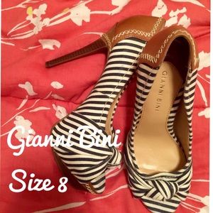 Gianni Bini Size 8 Nautical Wedges