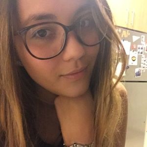 Meet your Posher, Ana