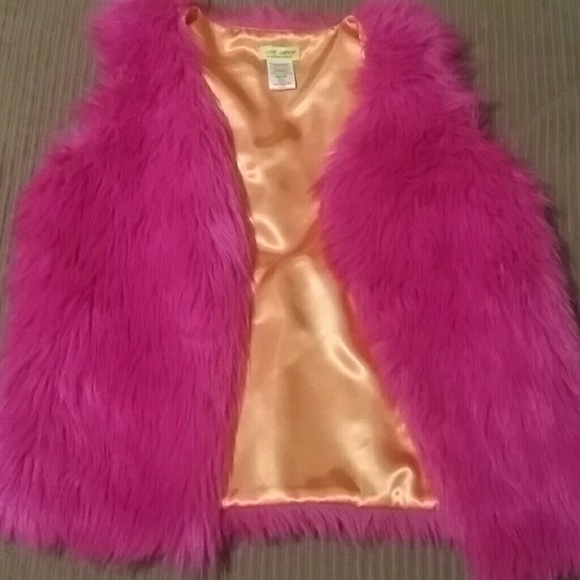 Hot pink fuzzy vest childrens 10/12 youth