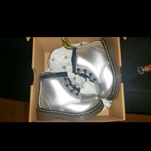 Size 4 toddler doc martens